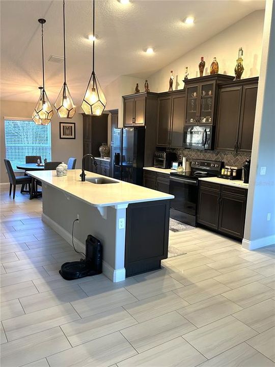 For Sale: $485,900 (3 beds, 2 baths, 2208 Square Feet)