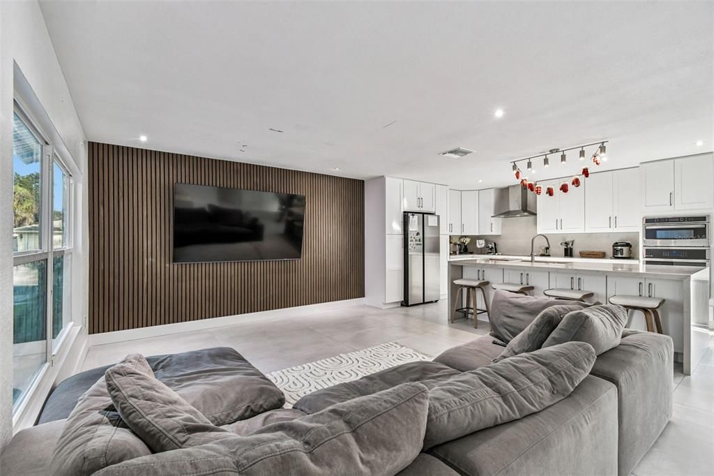 Activo con contrato: $490,000 (4 camas, 3 baños, 2121 Pies cuadrados)