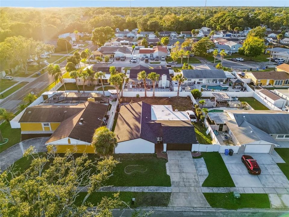 Activo con contrato: $490,000 (4 camas, 3 baños, 2121 Pies cuadrados)