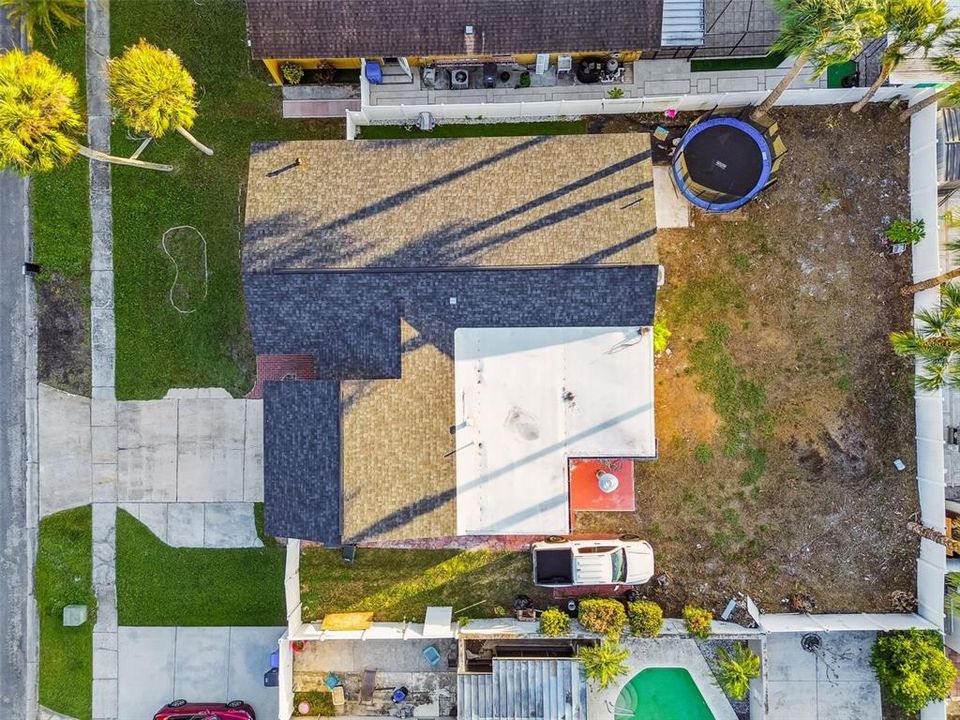 Activo con contrato: $490,000 (4 camas, 3 baños, 2121 Pies cuadrados)