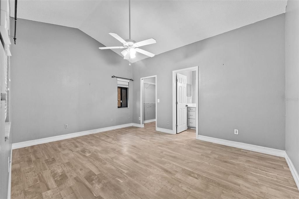 合同活跃: $309,900 (3 贝兹, 2 浴室, 1473 平方英尺)