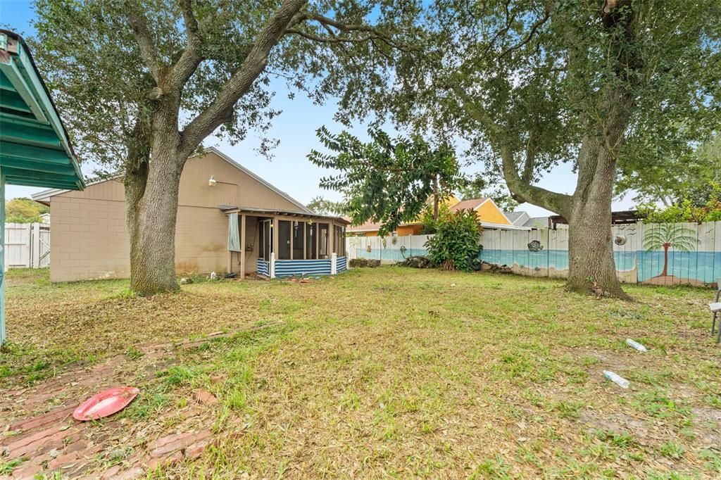 合同活跃: $309,900 (3 贝兹, 2 浴室, 1473 平方英尺)