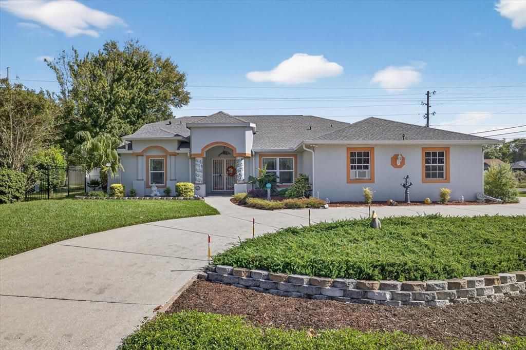 Active With Contract: $350,000 (3 beds, 3 baths, 1839 Square Feet)