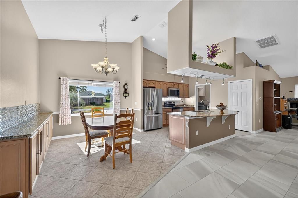 Active With Contract: $350,000 (3 beds, 3 baths, 1839 Square Feet)