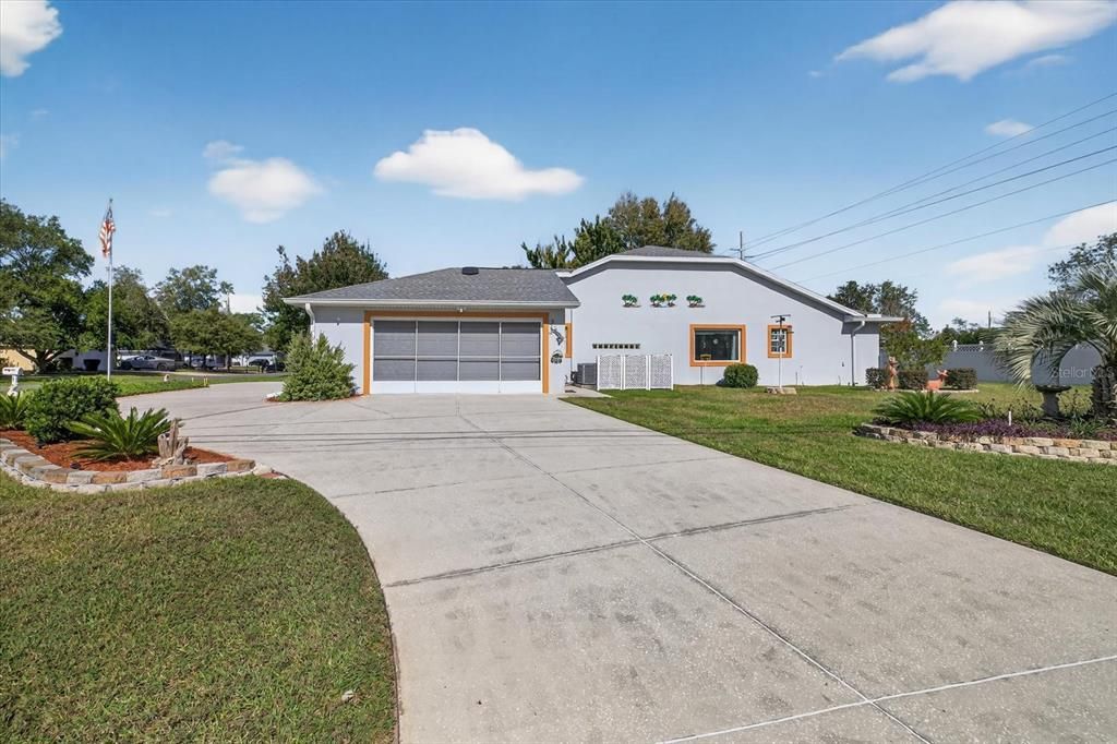 Active With Contract: $350,000 (3 beds, 3 baths, 1839 Square Feet)