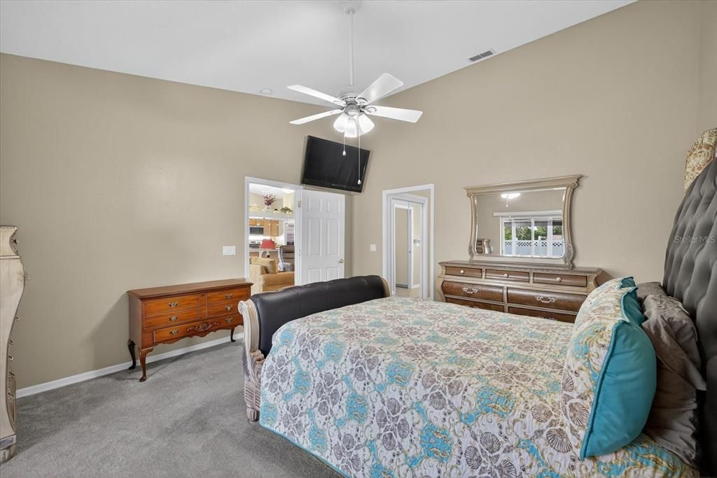 Active With Contract: $350,000 (3 beds, 3 baths, 1839 Square Feet)