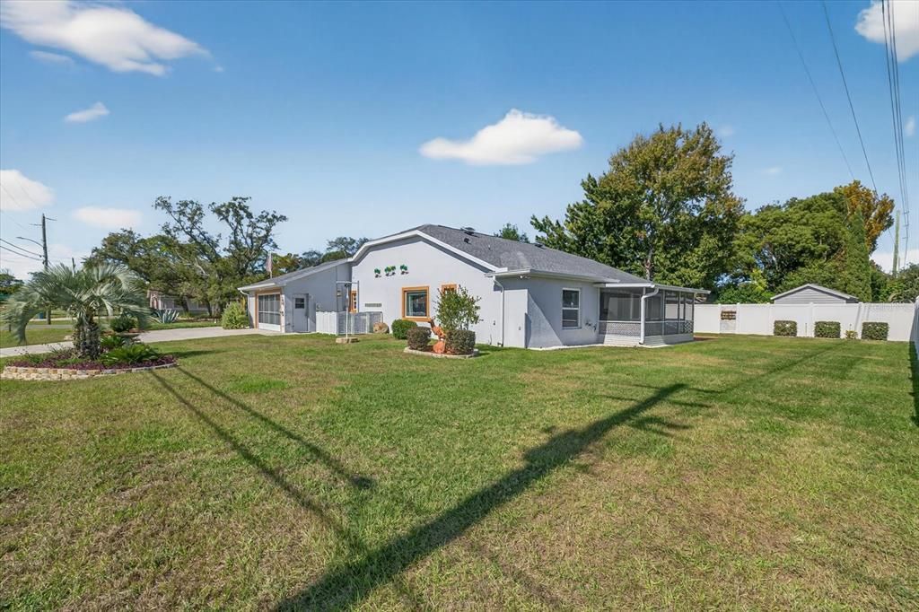 Active With Contract: $350,000 (3 beds, 3 baths, 1839 Square Feet)