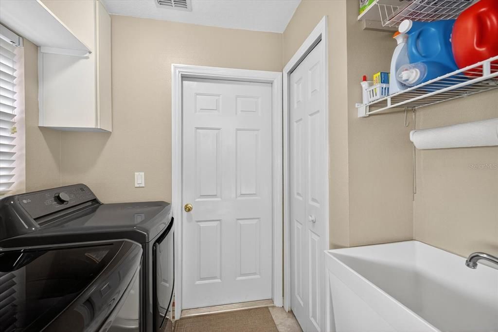 Active With Contract: $350,000 (3 beds, 3 baths, 1839 Square Feet)