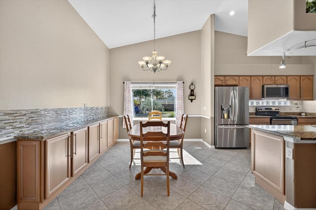 Active With Contract: $350,000 (3 beds, 3 baths, 1839 Square Feet)