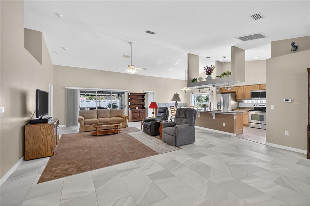 Active With Contract: $350,000 (3 beds, 3 baths, 1839 Square Feet)