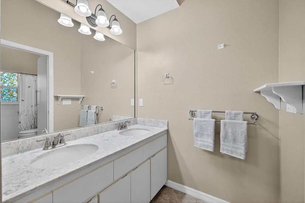 Active With Contract: $350,000 (3 beds, 3 baths, 1839 Square Feet)