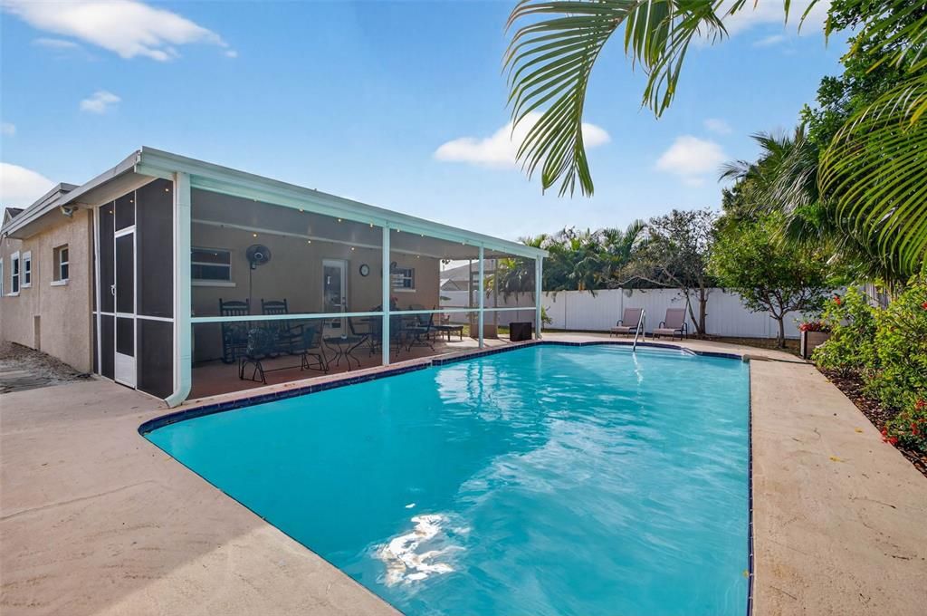 For Sale: $499,900 (3 beds, 2 baths, 1525 Square Feet)