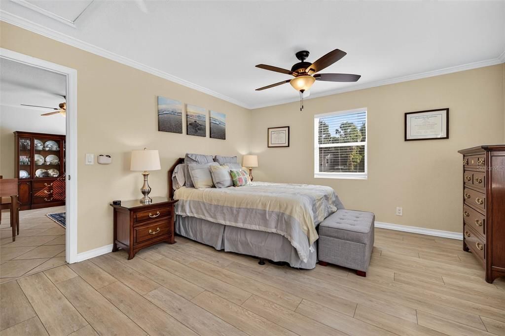 For Sale: $499,900 (3 beds, 2 baths, 1525 Square Feet)