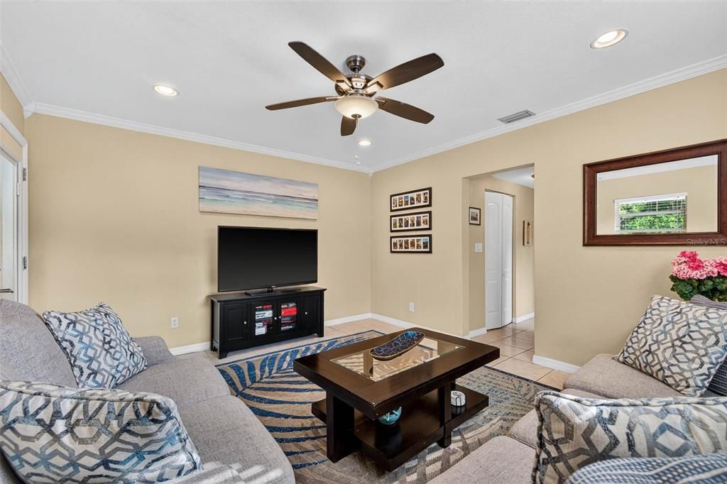 For Sale: $499,900 (3 beds, 2 baths, 1525 Square Feet)