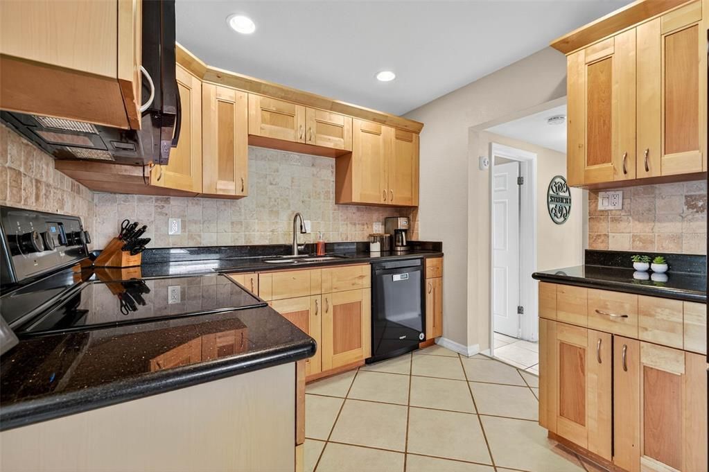 For Sale: $499,900 (3 beds, 2 baths, 1525 Square Feet)