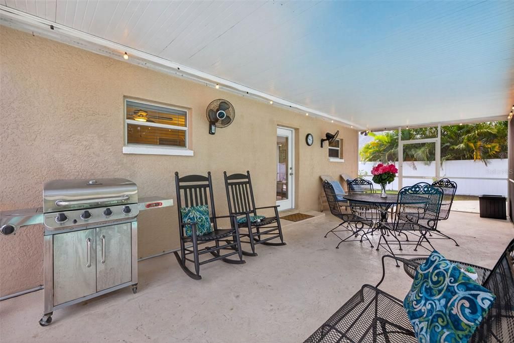 For Sale: $499,900 (3 beds, 2 baths, 1525 Square Feet)