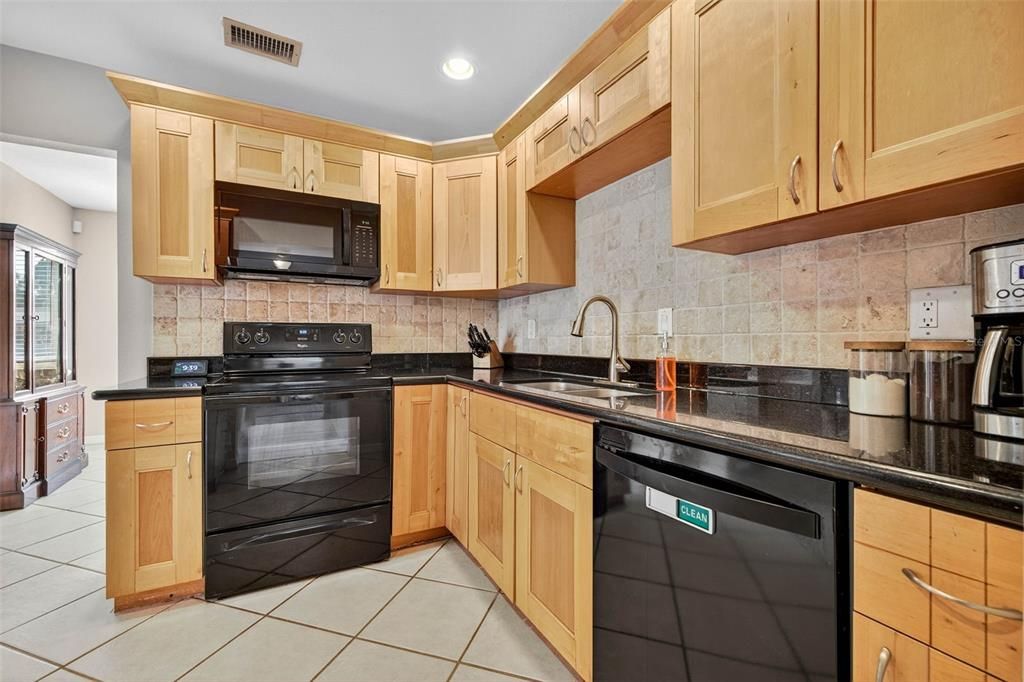 For Sale: $499,900 (3 beds, 2 baths, 1525 Square Feet)