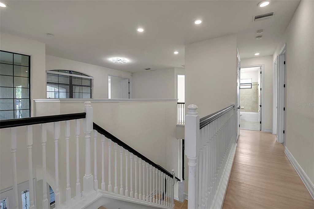 На продажу: $1,350,000 (6 спален, 4 ванн, 3808 Квадратных фут)