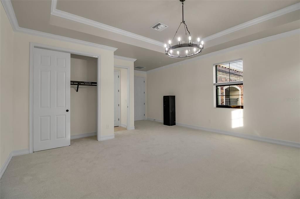 На продажу: $1,350,000 (6 спален, 4 ванн, 3808 Квадратных фут)