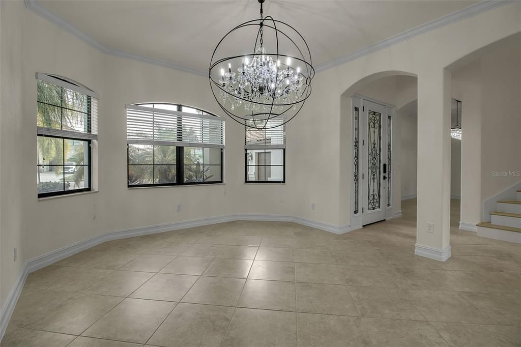 На продажу: $1,350,000 (6 спален, 4 ванн, 3808 Квадратных фут)