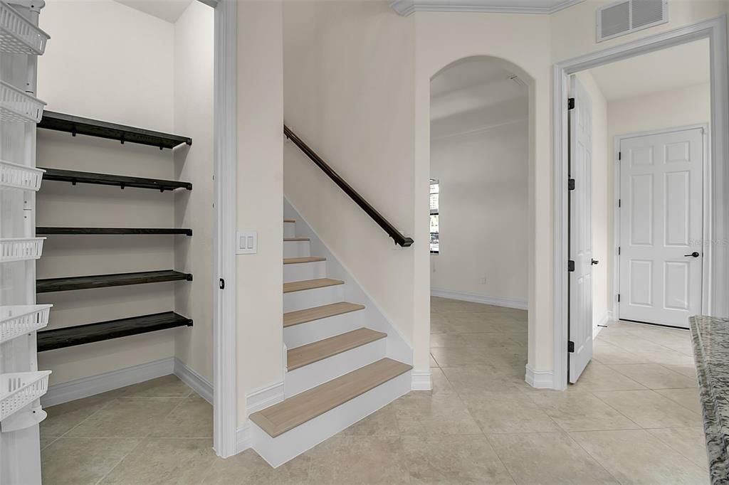 На продажу: $1,350,000 (6 спален, 4 ванн, 3808 Квадратных фут)