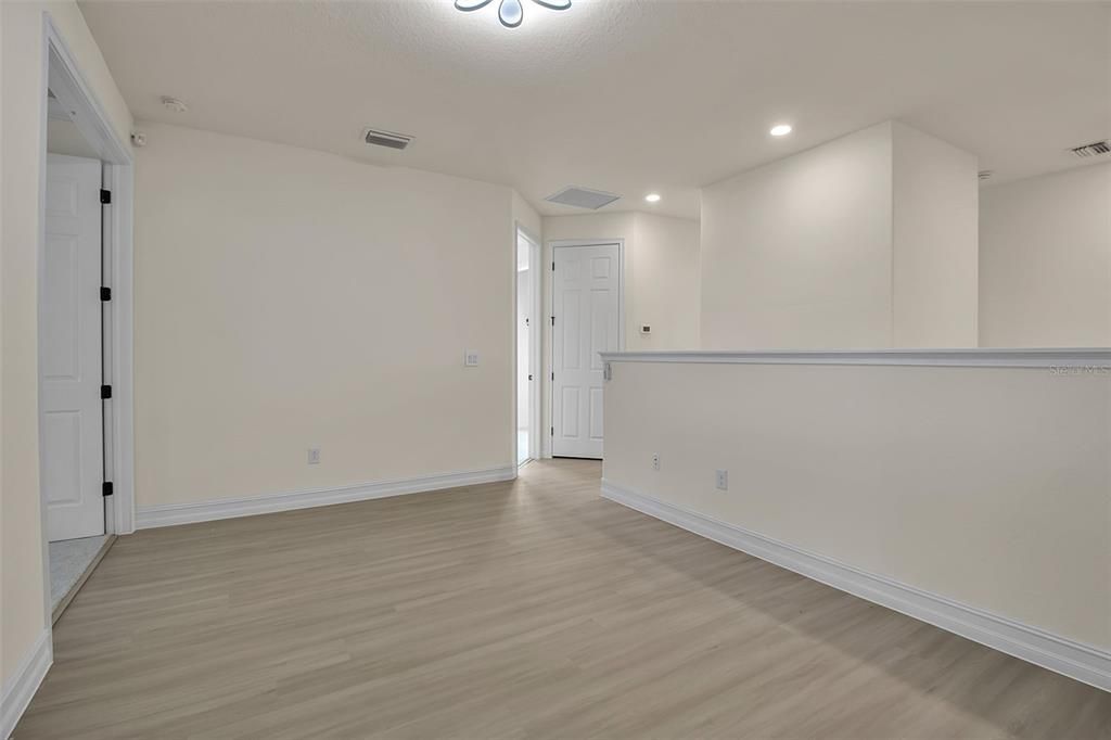 На продажу: $1,350,000 (6 спален, 4 ванн, 3808 Квадратных фут)