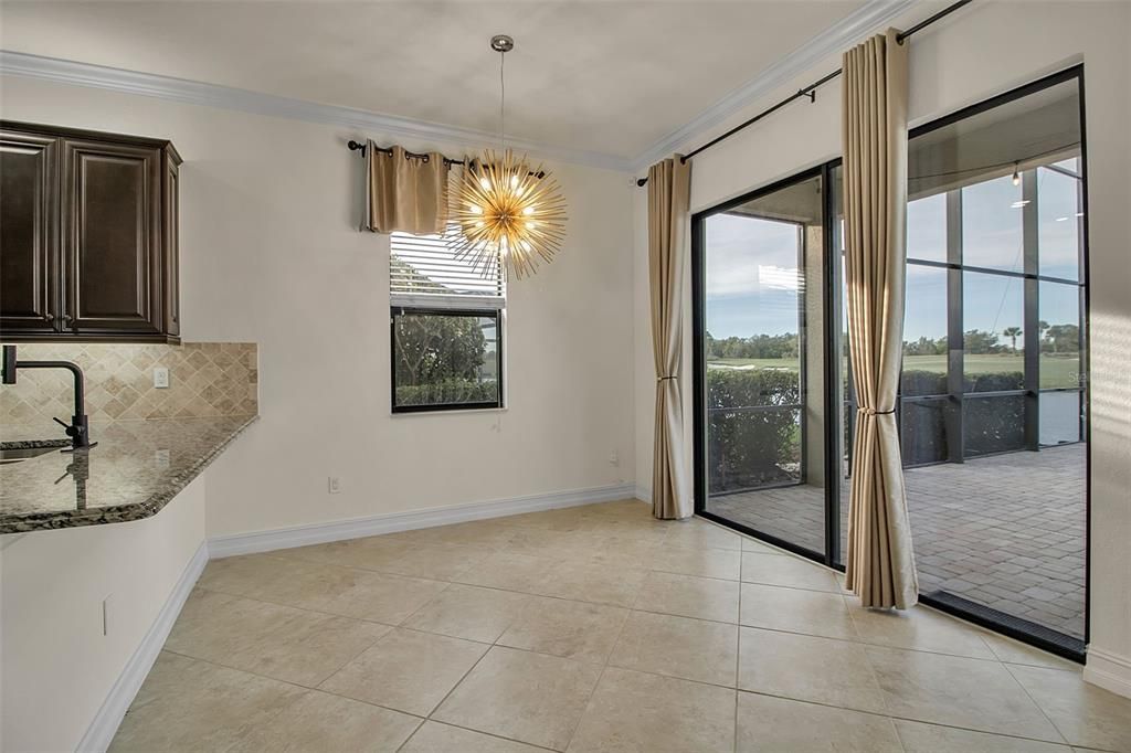 На продажу: $1,350,000 (6 спален, 4 ванн, 3808 Квадратных фут)