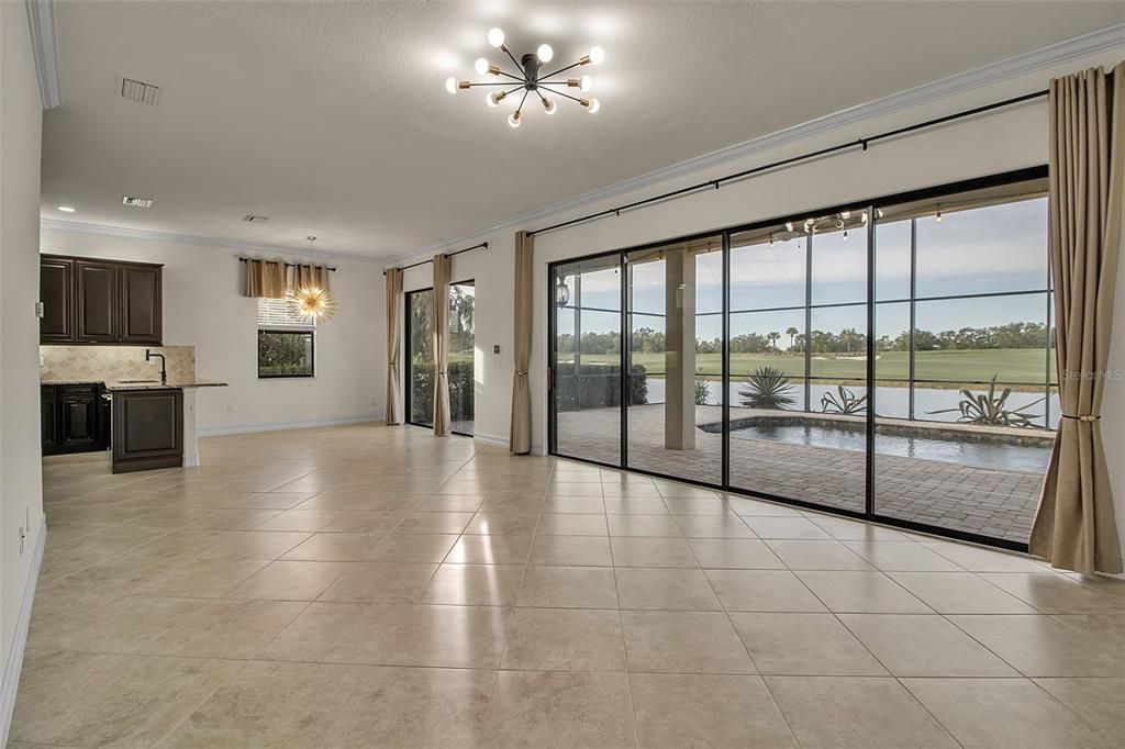 На продажу: $1,350,000 (6 спален, 4 ванн, 3808 Квадратных фут)