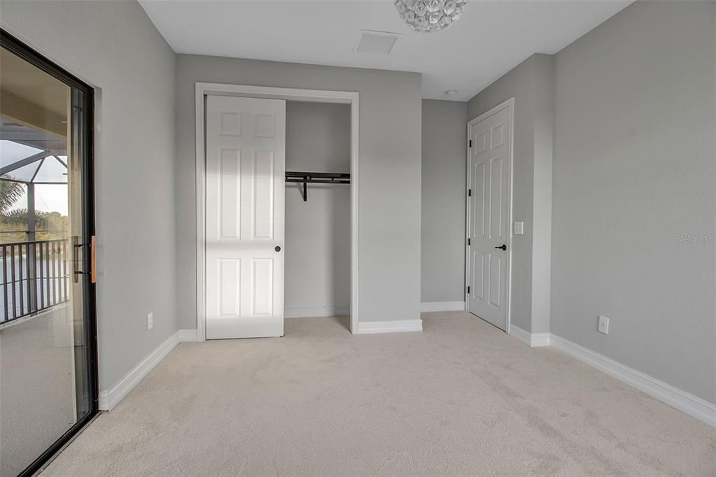 На продажу: $1,350,000 (6 спален, 4 ванн, 3808 Квадратных фут)