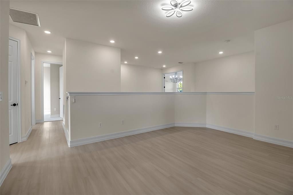 На продажу: $1,350,000 (6 спален, 4 ванн, 3808 Квадратных фут)