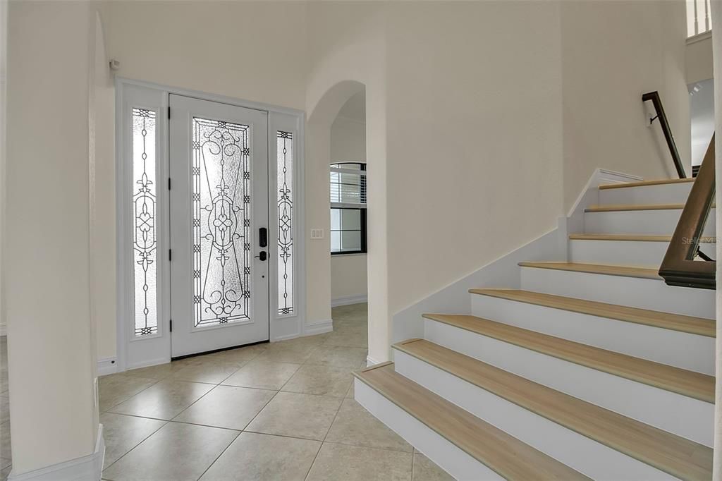 На продажу: $1,350,000 (6 спален, 4 ванн, 3808 Квадратных фут)