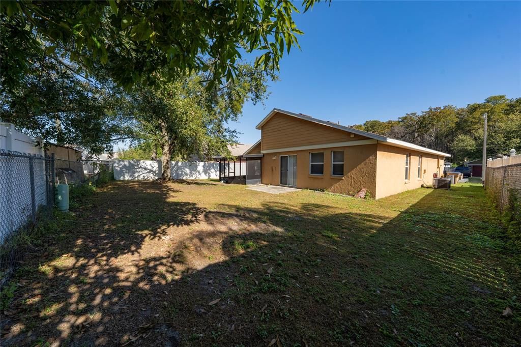 Active With Contract: $343,000 (3 beds, 2 baths, 1410 Square Feet)