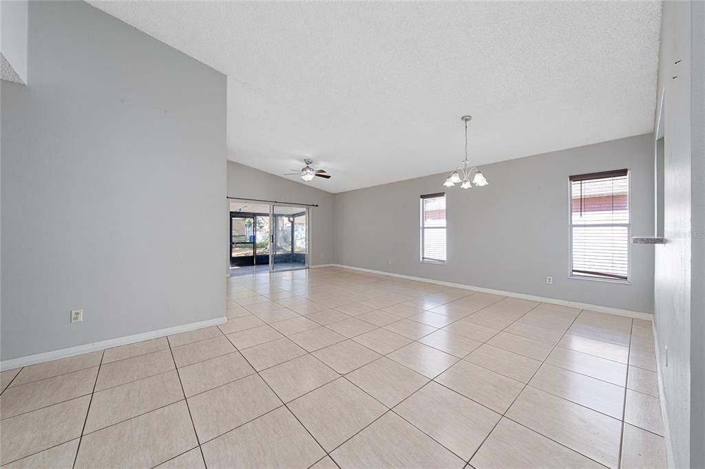 Active With Contract: $343,000 (3 beds, 2 baths, 1410 Square Feet)