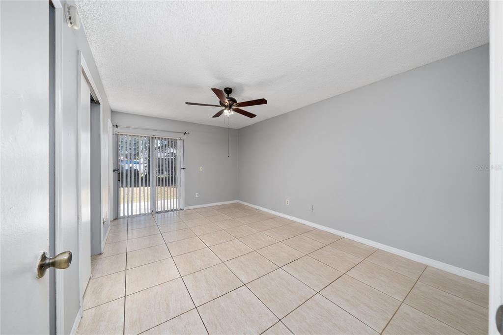 Active With Contract: $343,000 (3 beds, 2 baths, 1410 Square Feet)