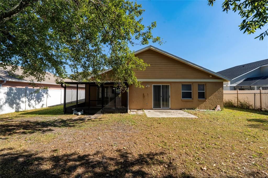 Active With Contract: $343,000 (3 beds, 2 baths, 1410 Square Feet)