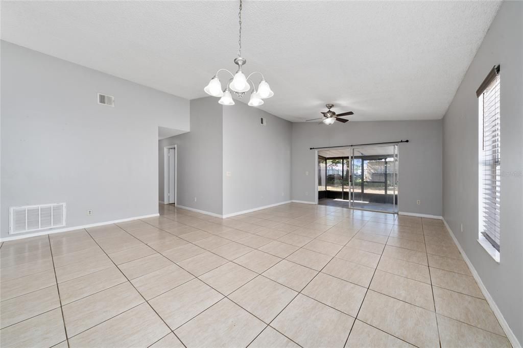 Active With Contract: $343,000 (3 beds, 2 baths, 1410 Square Feet)