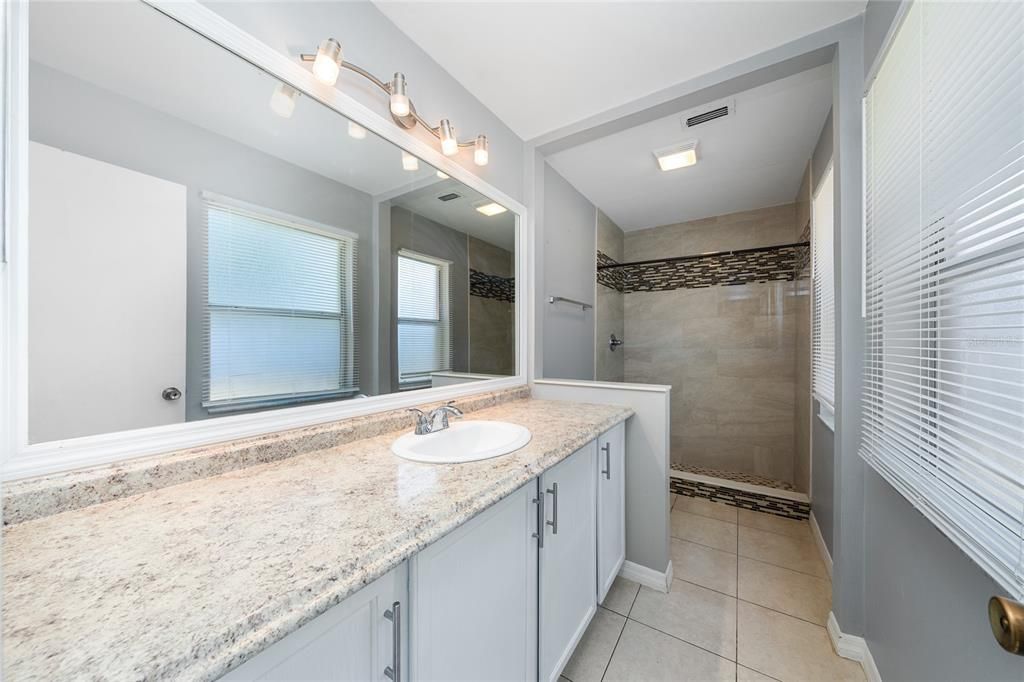 Active With Contract: $343,000 (3 beds, 2 baths, 1410 Square Feet)