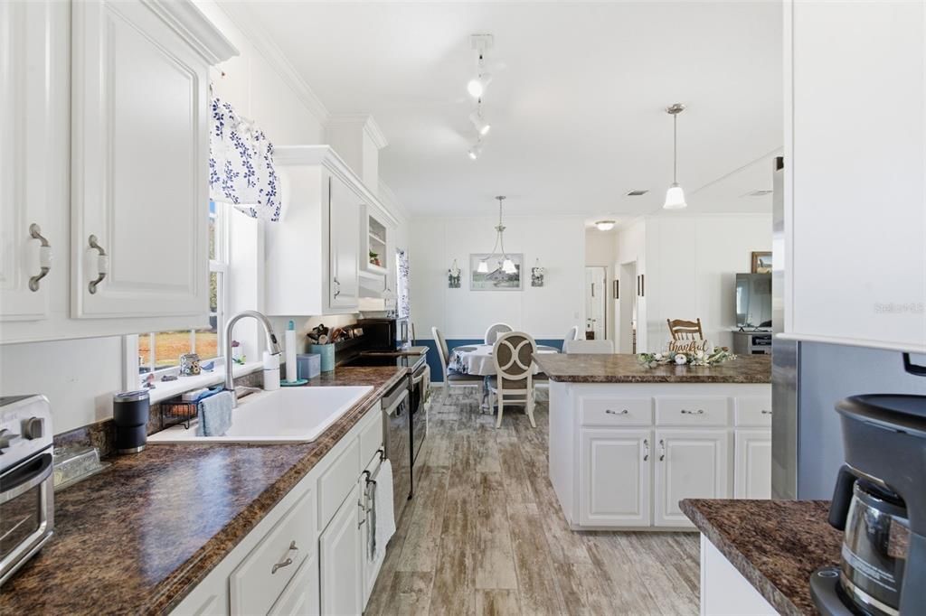 На продажу: $324,000 (3 спален, 2 ванн, 1447 Квадратных фут)