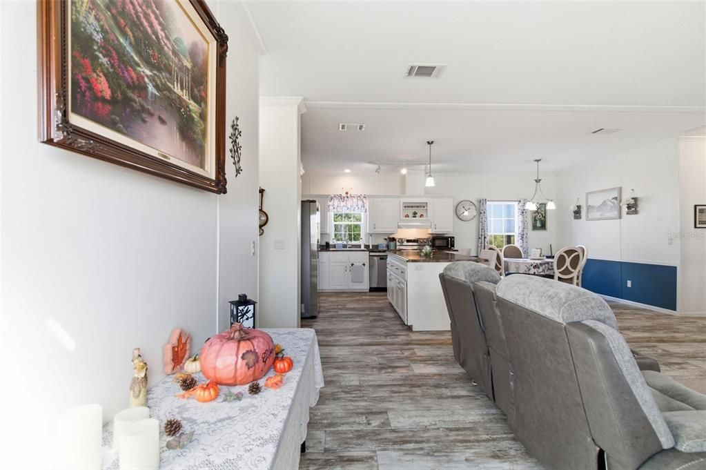 На продажу: $324,000 (3 спален, 2 ванн, 1447 Квадратных фут)