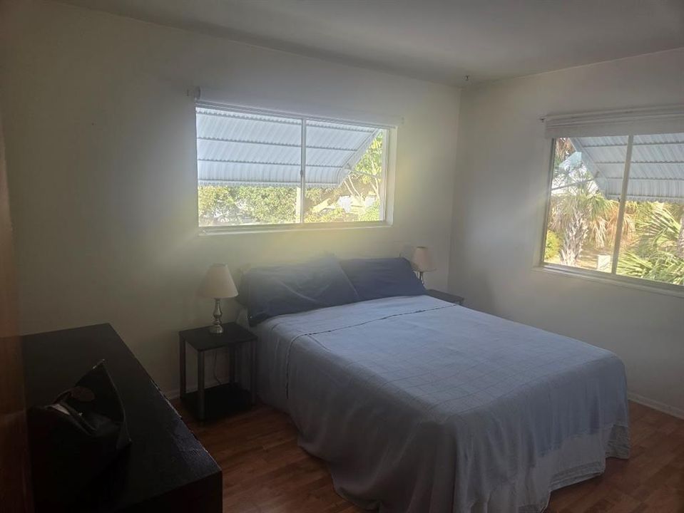 For Sale: $105,700 (2 beds, 1 baths, 706 Square Feet)