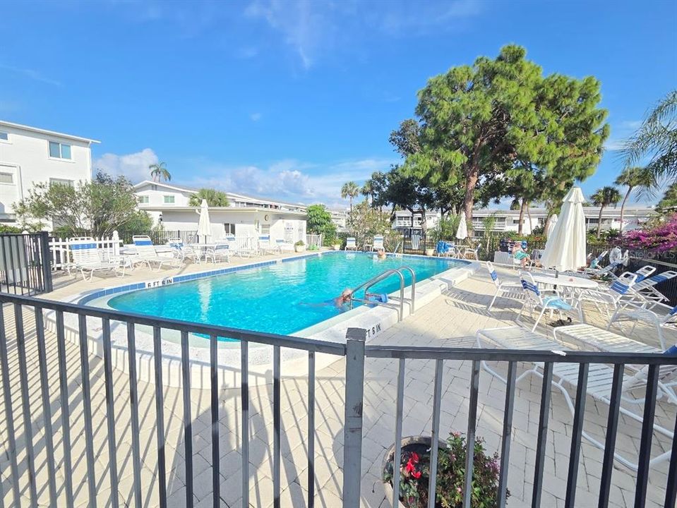 For Sale: $105,700 (2 beds, 1 baths, 706 Square Feet)