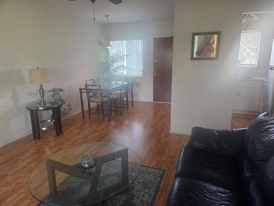 For Sale: $105,700 (2 beds, 1 baths, 706 Square Feet)