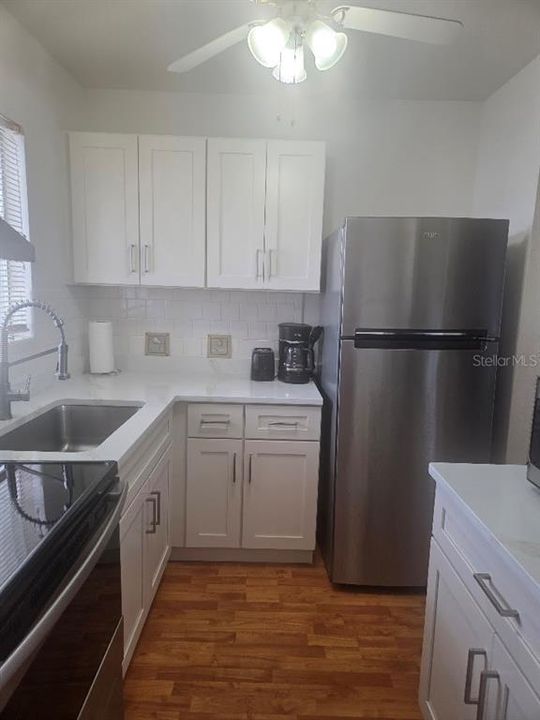 For Sale: $105,700 (2 beds, 1 baths, 706 Square Feet)