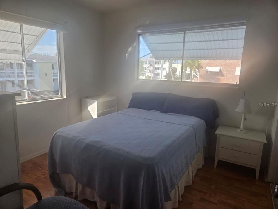 For Sale: $105,700 (2 beds, 1 baths, 706 Square Feet)