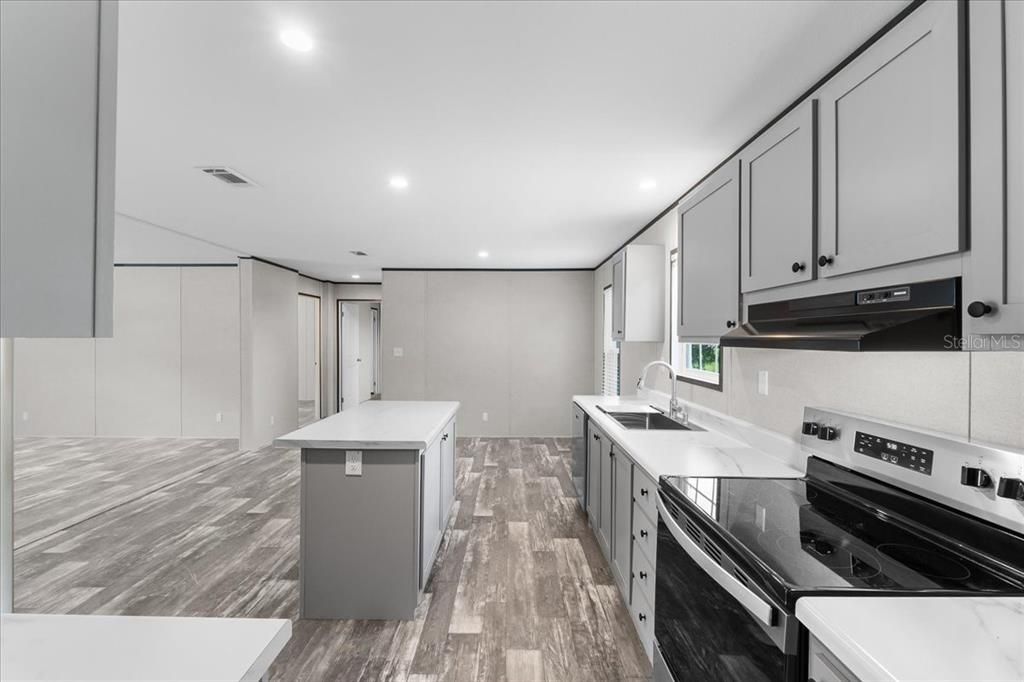 En Venta: $275,700 (3 camas, 2 baños, 1577 Pies cuadrados)