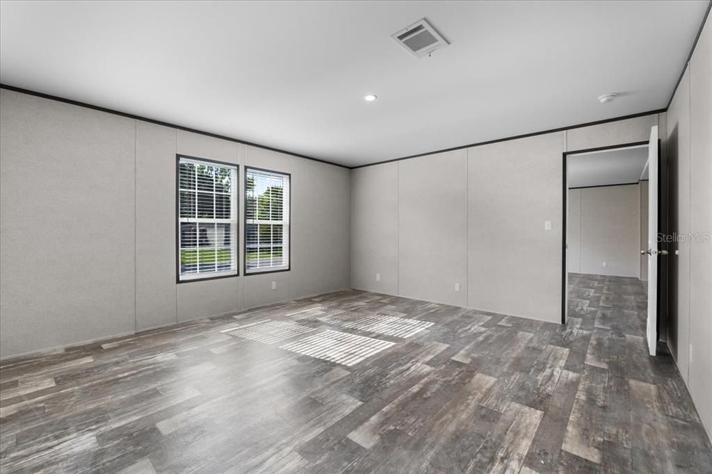 En Venta: $275,700 (3 camas, 2 baños, 1577 Pies cuadrados)