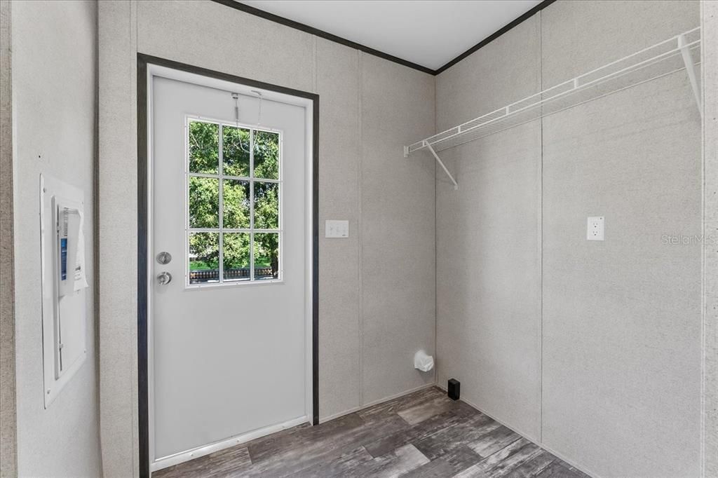 En Venta: $275,700 (3 camas, 2 baños, 1577 Pies cuadrados)