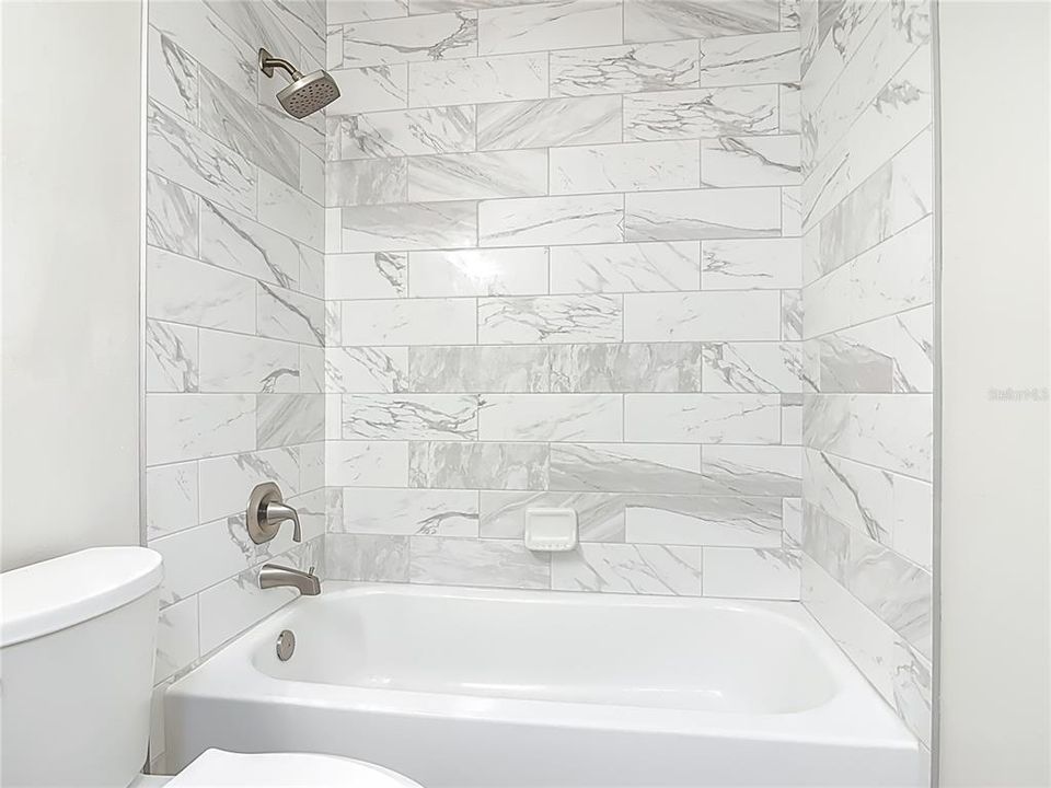 En Venta: $315,000 (3 camas, 2 baños, 1050 Pies cuadrados)