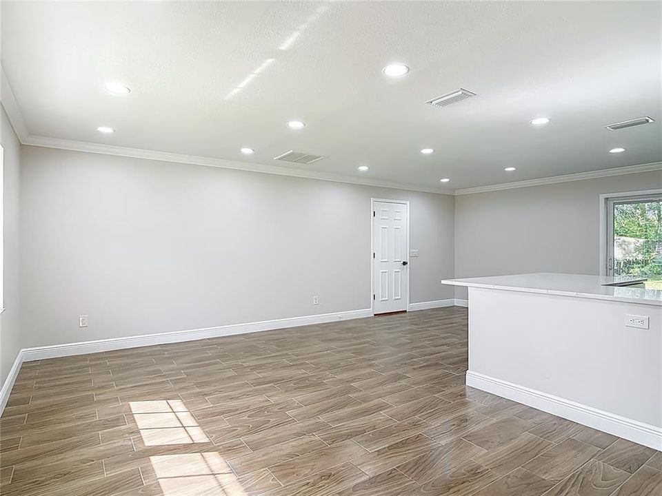 En Venta: $315,000 (3 camas, 2 baños, 1050 Pies cuadrados)