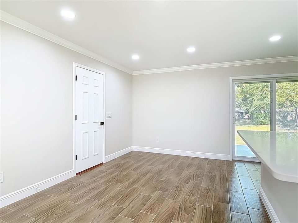 En Venta: $315,000 (3 camas, 2 baños, 1050 Pies cuadrados)